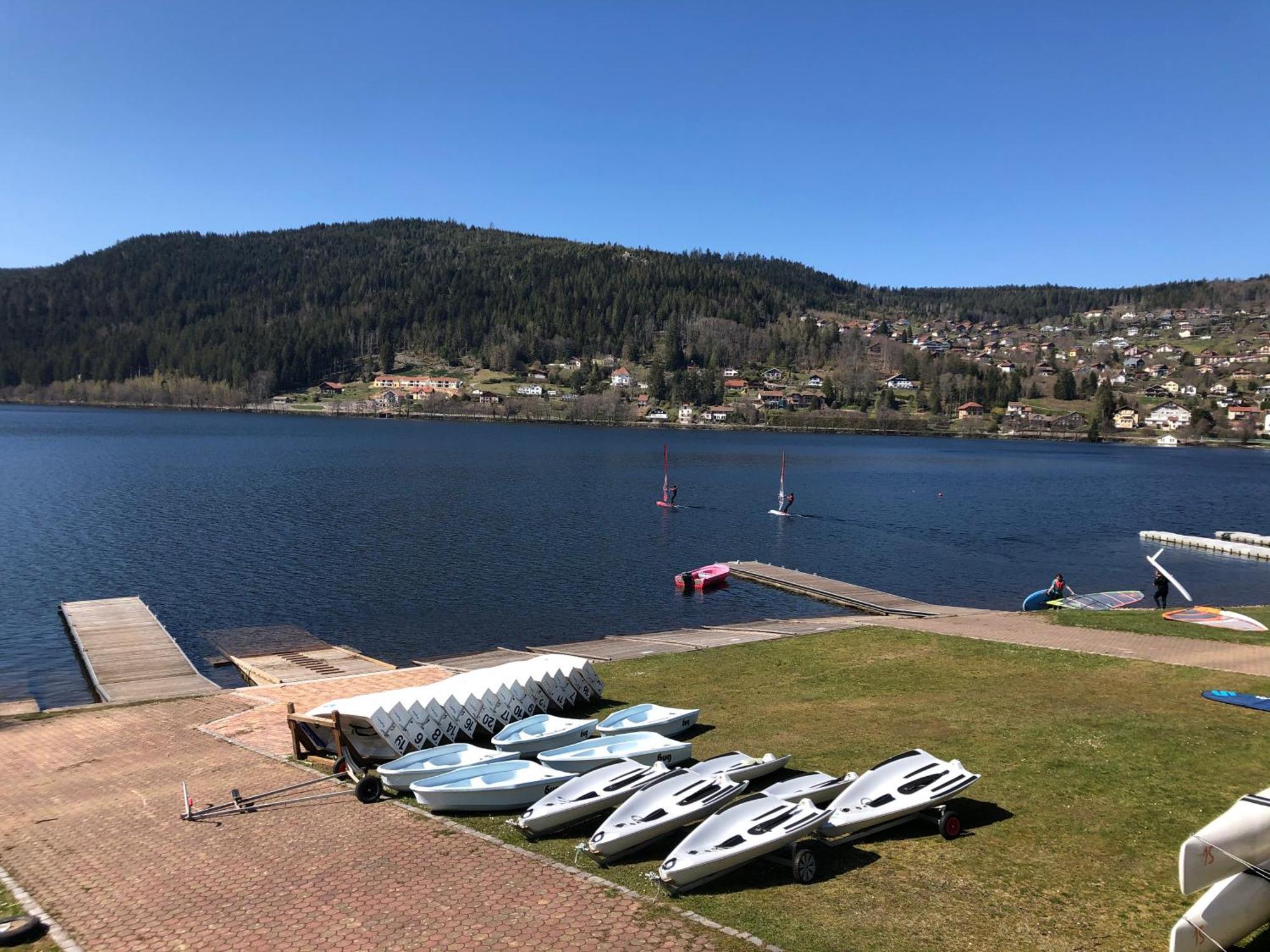 Le Batelier Du Lac Gerardmer Bagian luar foto